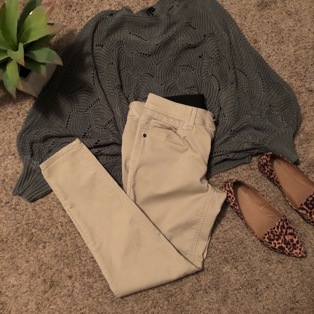 Democracy Khakis. Size 6.